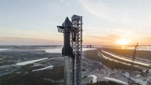 Starship parte em seu oitavo voo de teste, e SpaceX recupera primeiro estágio