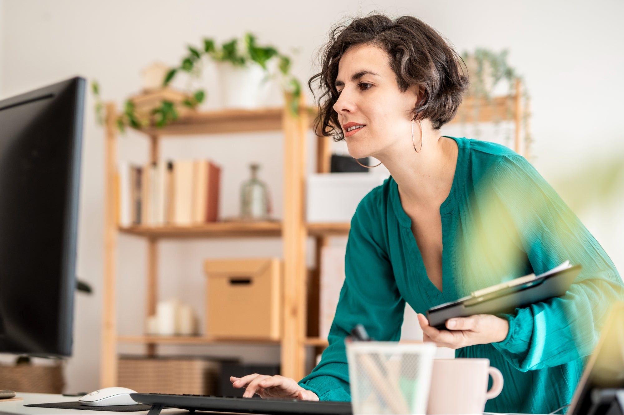 Como a IA ajuda pequenas equipes a competir como grandes
