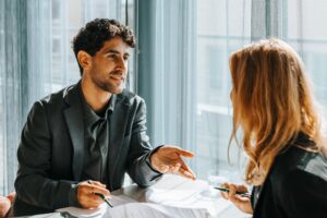5 etapas para negociar com confiança com clientes difíceis
