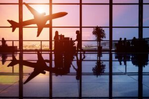 Faço 75 viagens de negócios por ano - essas 10 dicas me economizam tempo, dinheiro e sanidade