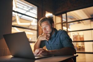 Como garantir um domínio premium sem aumentar os preços ou atrair concorrentes