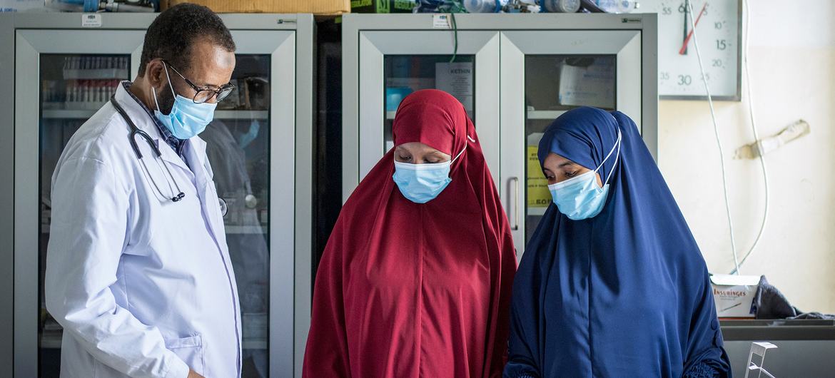 Por meio do programa MIDA, a diáspora somali foi colocada em hospitais para orientar os médicos locais.