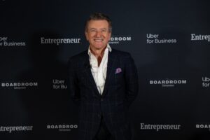 8 lições poderosas de Robert Herjavec no nível do empreendedor que todo fundador precisa ouvir