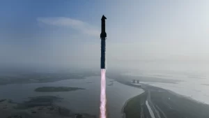 Em seu 10º teste, Starship interrompe série de falhas e faz voo perfeito