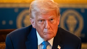 Trump promete impedir nova invasão, mas volta a defender partilha da Ucrânia