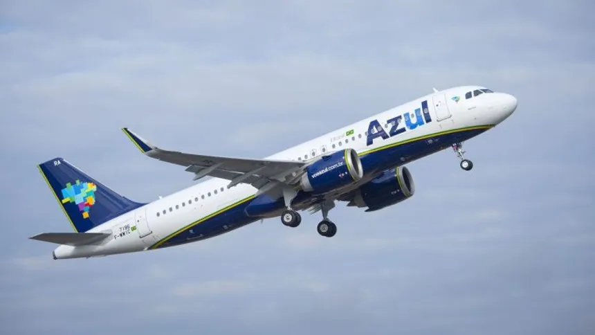Em período turbulento, Azul tem vento favorável e ação voa 70% na semana