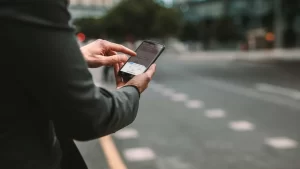 Número de trabalhadores por aplicativo cresceu 170% em 10 anos, diz BC
