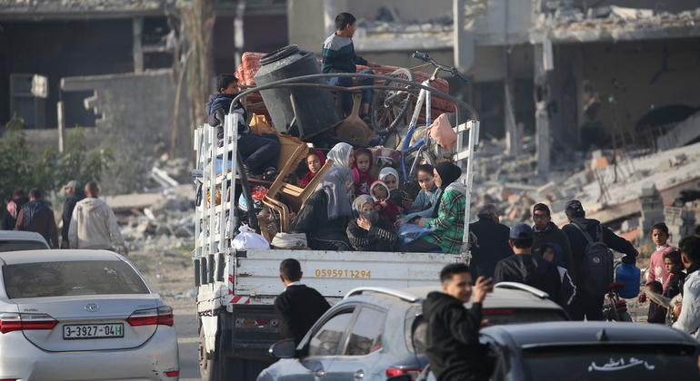 Famílias voltam para casa em meio à destruição em Gaza. (arquivo)