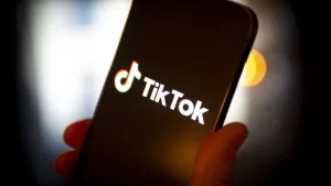 Enem 2025: TikTok leva aulões gratuitos a cinemas de todo o Brasil