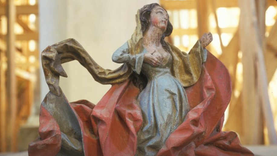 Um retábulo do século 16 da Igreja Kaarma na Estônia.