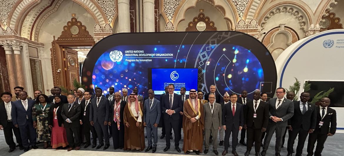 Foto de família na 11ª Conferência Ministerial dos PMD, Riad (novembro de 2025)