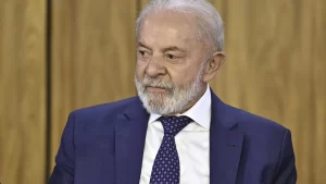Lula presta solidariedade a vítimas de ciclone no Paraná, e governo vai reconhecer calamidade pública