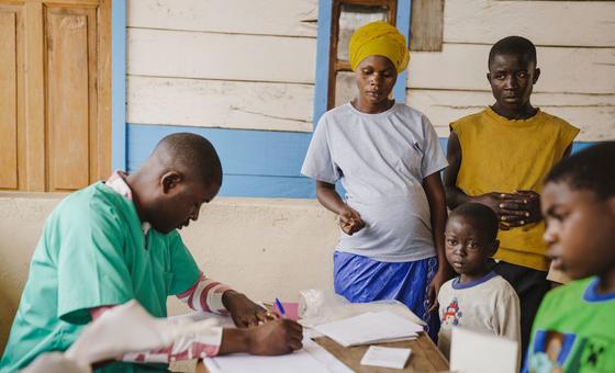 Construindo pontes saudáveis ​​para a paz: OMS lança apelo de mil milhões de dólares