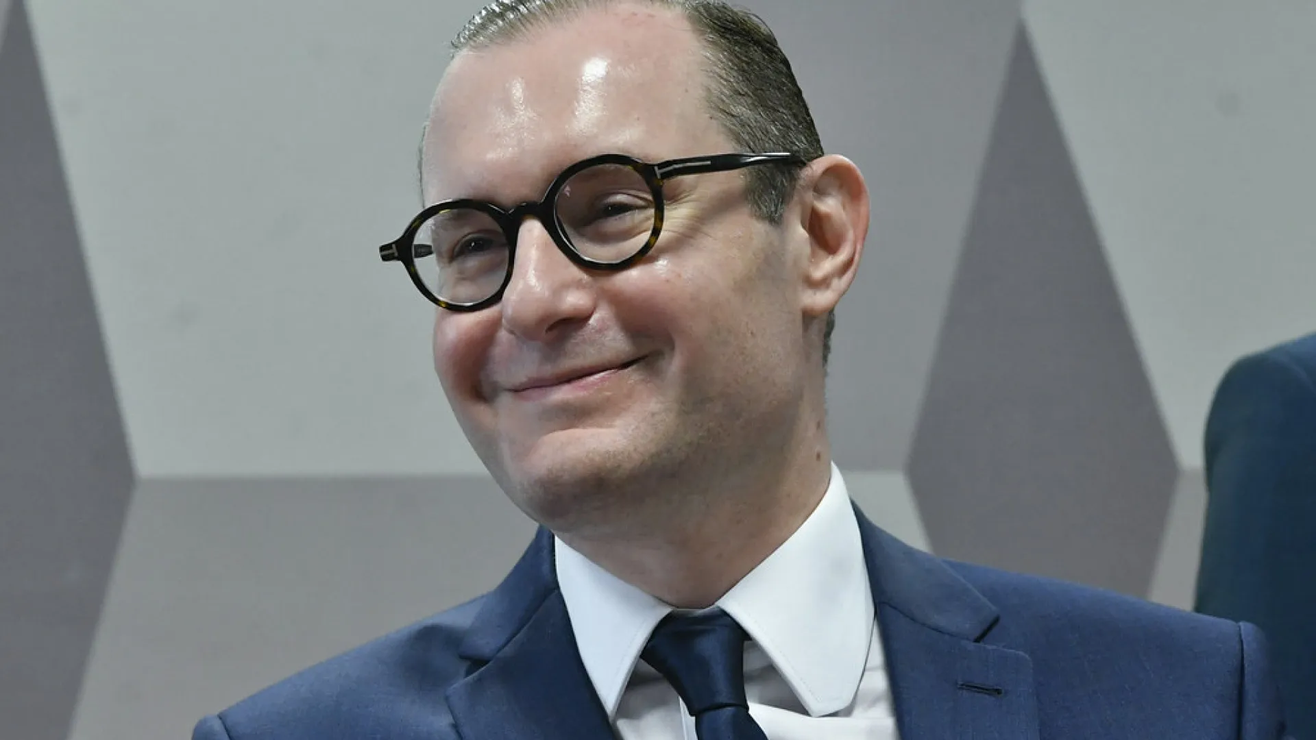 Zanin vota contra aposentadoria especial do vigilante e Cármen Lúcia, a favor