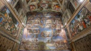 Obra-prima de Michelangelo "renasce" com água e papel vegetal japonês na Capela Sistina