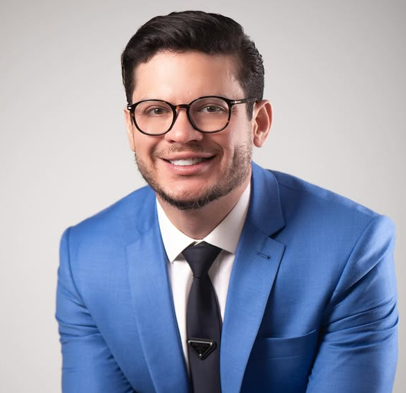 Para o empresário e pesquisador Sidarta Gadelha, que acompanha de perto os movimentos da nova economia e da transformação tecnológica nas organizações, o debate precisa ir além da polarização política e se concentrar em uma análise mais ampla sobre o futuro do trabalho.