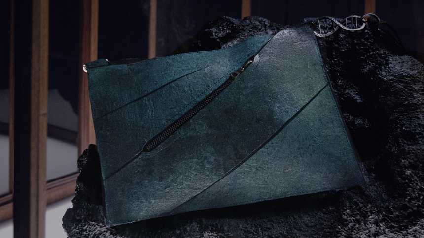 Bolsa de crocodilo? Luxo, agora, é o couro de dinossauro T. rex