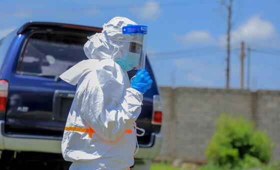 Surto de Ébola na República Democrática do Congo colide com conflito e fome, alerta OMS