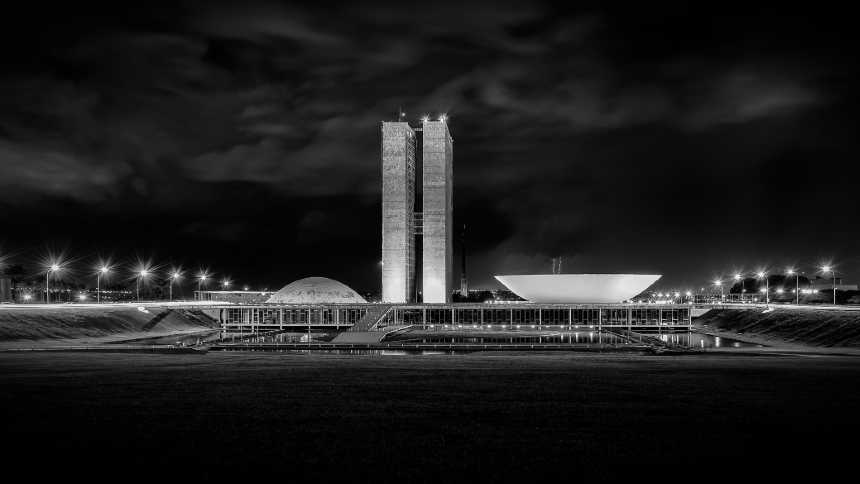 O sobe‑e‑desce da agenda do governo no caldeirão do Congresso