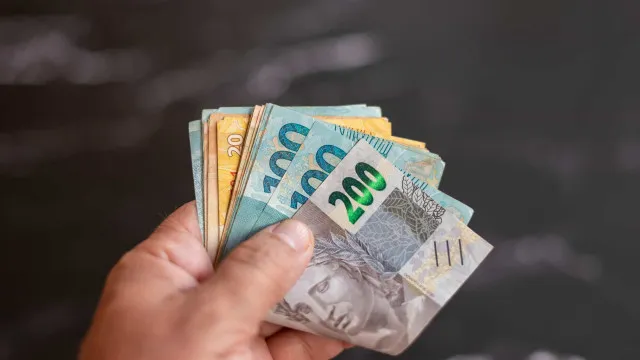 Bancos vão recorrer da suspensão do consignado do INSS